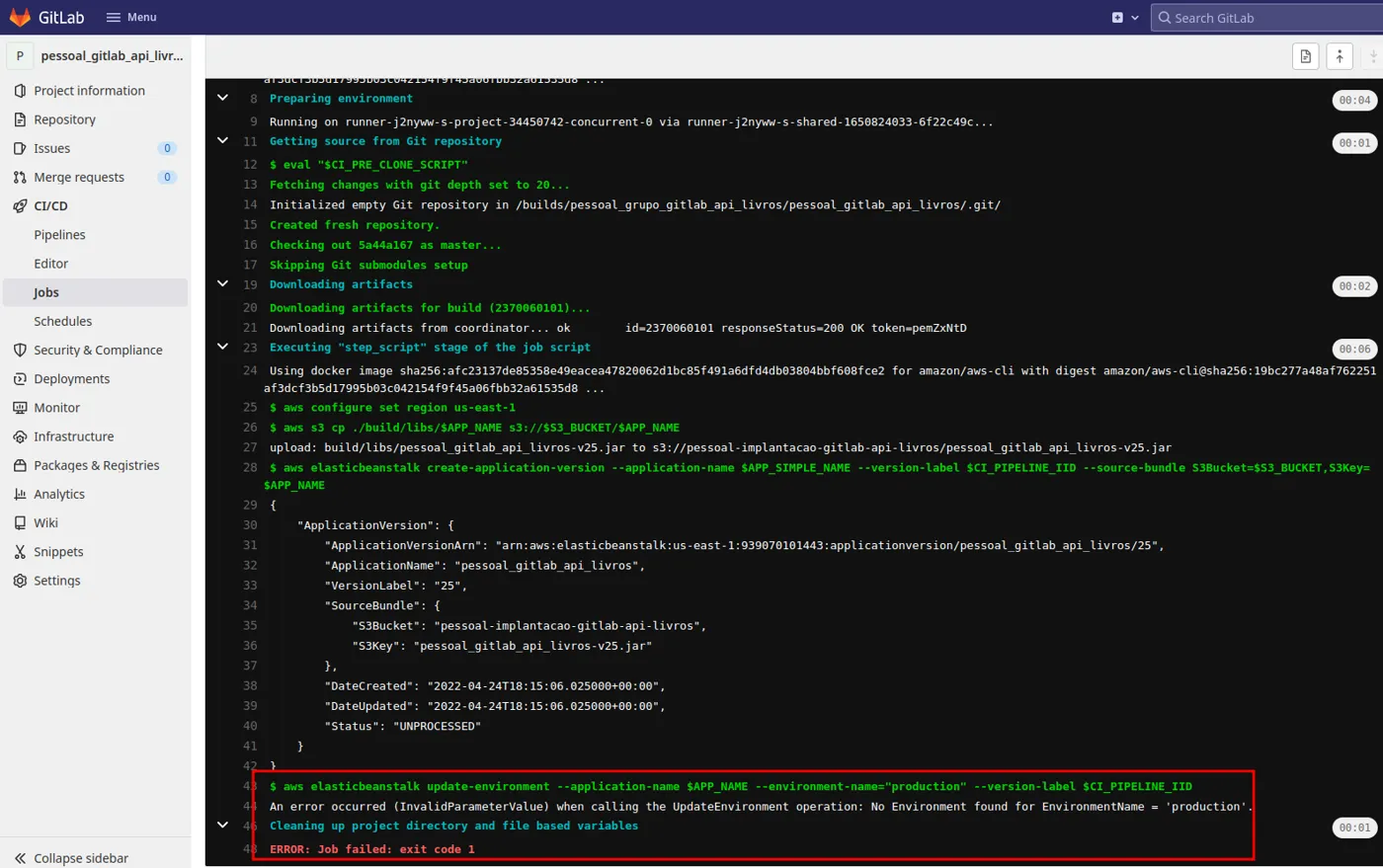 Log do job deploy com a versão criada, mas update-environment falhando porque o ambiente production não existe