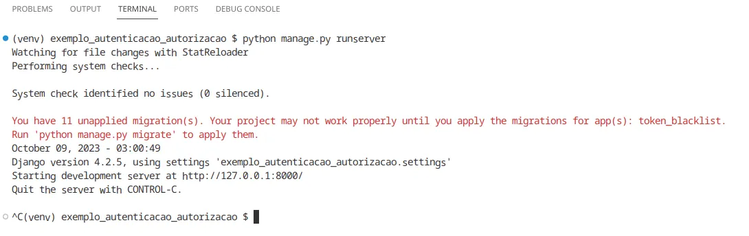 Terminal com o aviso de migrações não aplicadas para token_blacklist e a instrução "Run 'python manage.py migrate' to apply them."