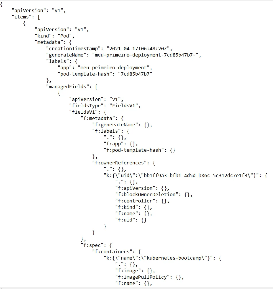 Trecho da saída JSON do kubectl get pods com apiVersion, items, metadata, name, labels e spec