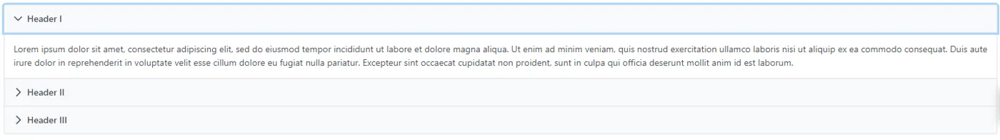 Accordion da PrimeReact com três seções recolhíveis, a primeira aberta exibindo um texto