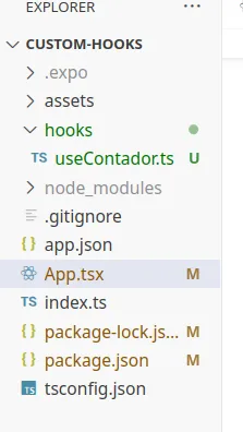 Explorer do VS Code do projeto CUSTOM-HOOKS com a nova pasta hooks contendo o arquivo useContador.ts