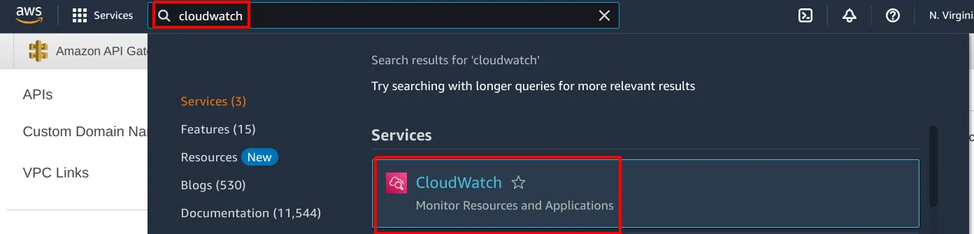 Barra de busca do console AWS com o termo cloudwatch e o serviço CloudWatch destacado nos resultados