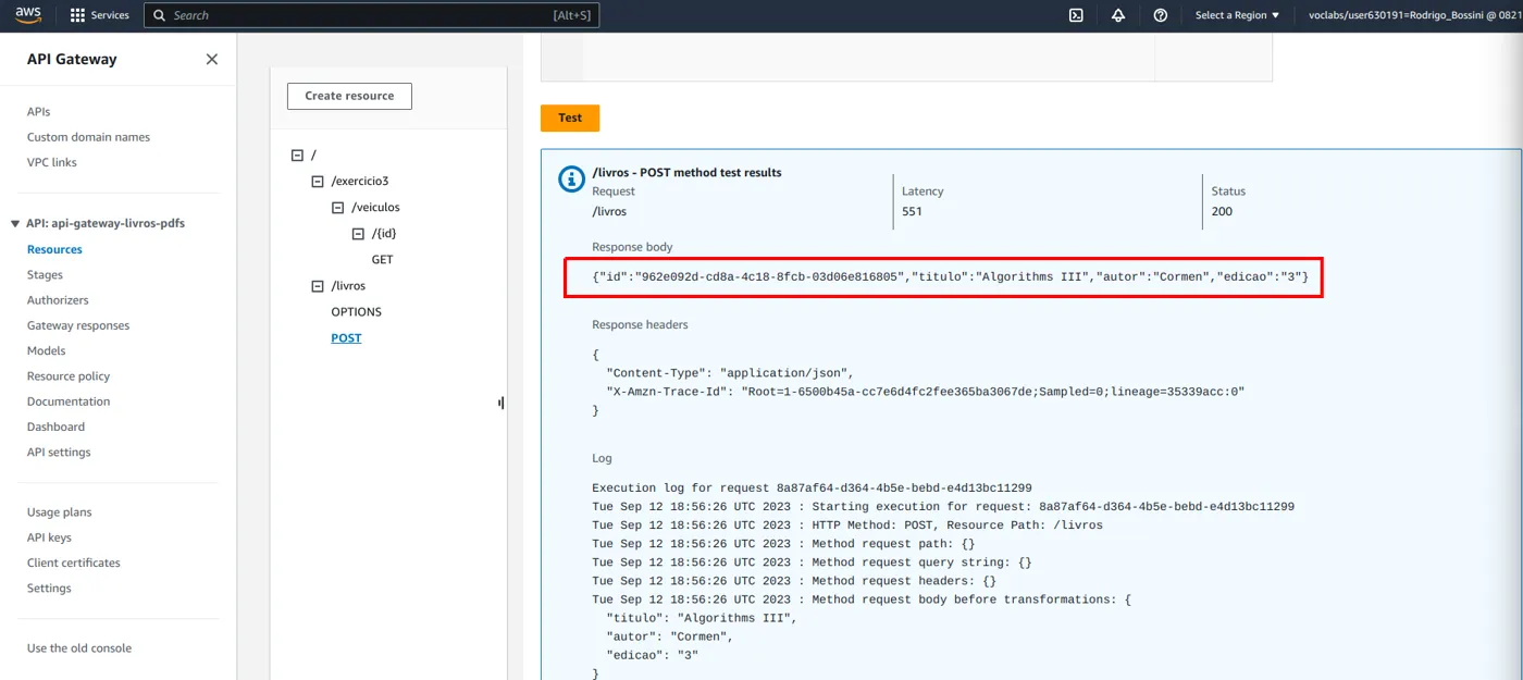 Resultado do teste no API Gateway com o corpo da resposta, que inclui o id do livro, destacado