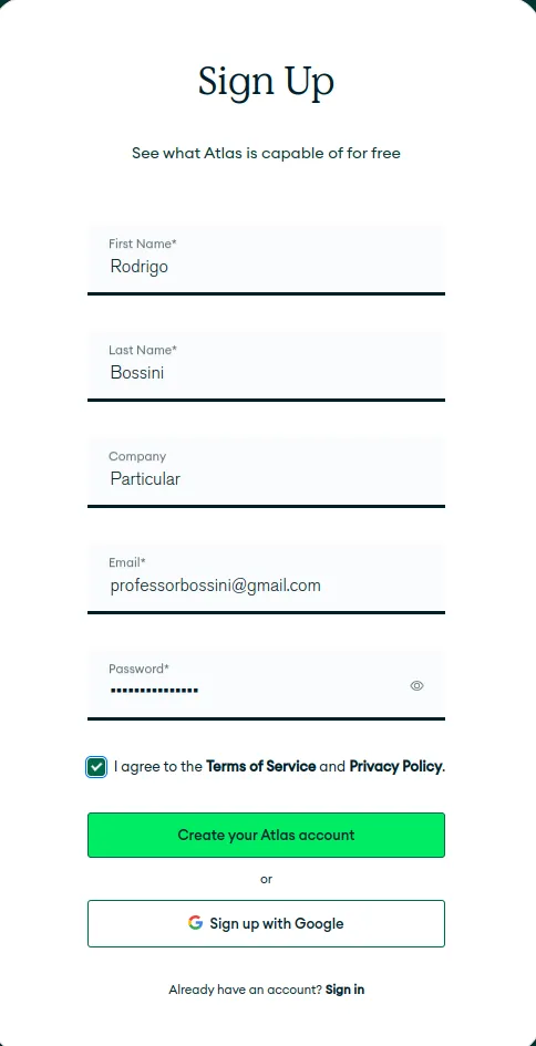 Formulário Sign Up do MongoDB Atlas com nome, sobrenome, empresa, e-mail e senha, e as opções de cadastro com Google